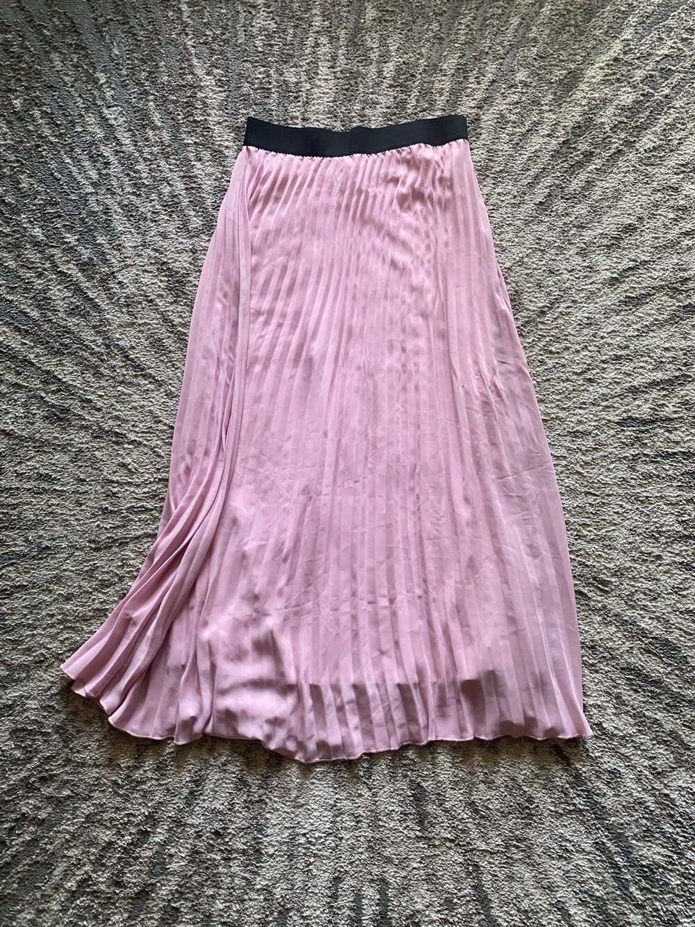 Lavish Pink Pleated Chiffon Midi Skirt with Black Elastic Waistband Size S - Picture 1 of 4